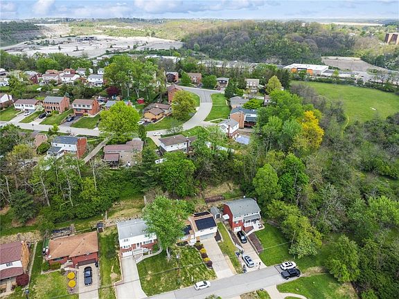 5th image of 447 Saratoga Dr