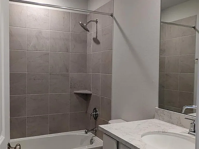 18606 Albany Bay Ln — Photo 30