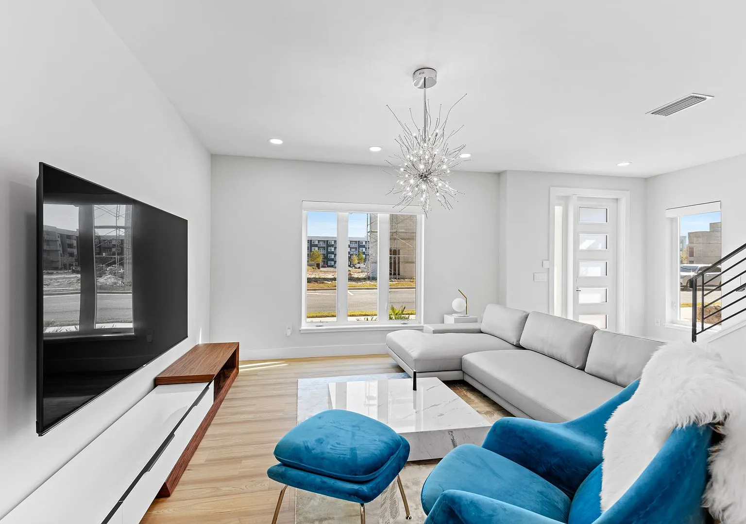 Exclusive Townhome in The Vue at Celebration Pointe — Photo 1