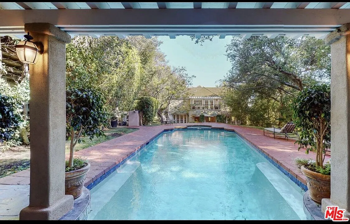 6 bed, 6.0 bath, 5634 sqft, $38,000 — Photo 3