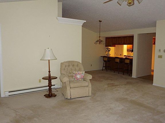 3rd image of 4115 Woodridge Dr