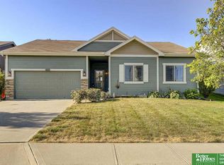 4611 Waterford Ave, Bellevue, NE 68133