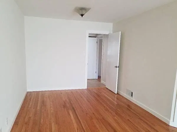 2 bed, 1100 sqft, $4,950 — Photo 3