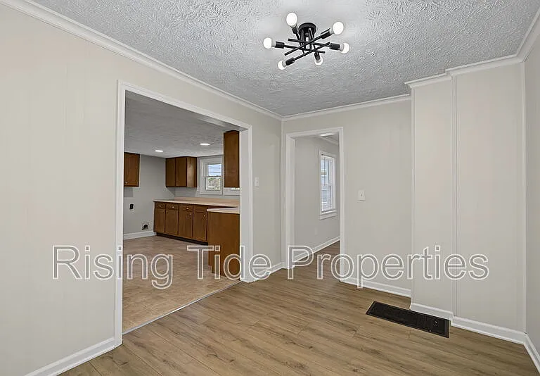 1607 Montgomery Ave — Photo 12