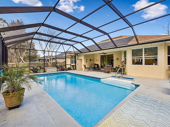 2nd image of 133 S Twin Maple Rd