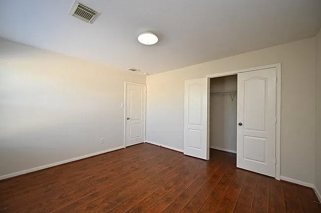 9403 Coatsworth Dr — Photo 11