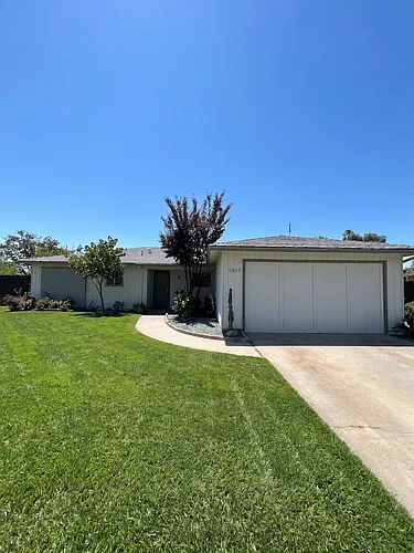3843 N Ezie Ave Photo 1