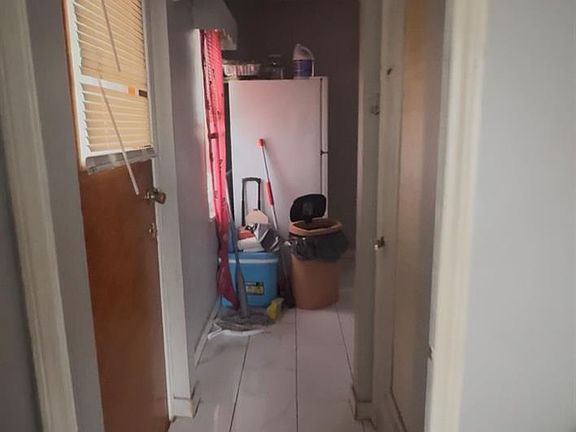 5th image of 19721 Klinger St