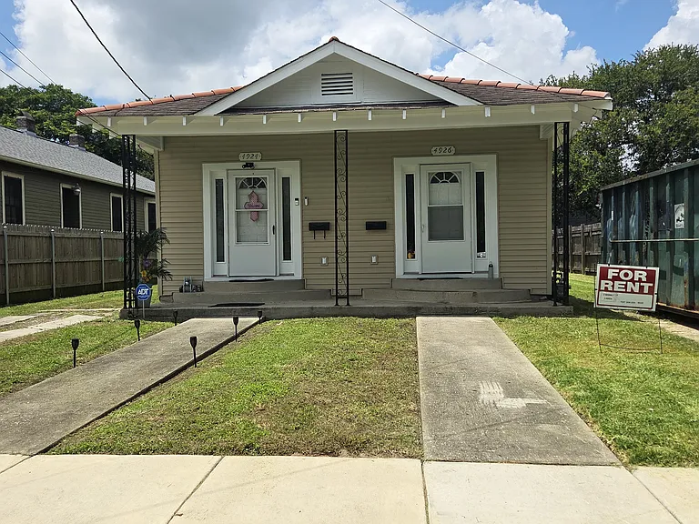 4926 Venus St — Photo 1