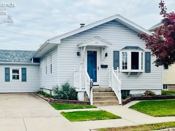 321 E 7th St, Port Clinton, OH 43452