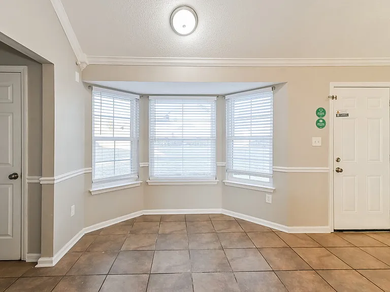 7140 Hunters Forest Dr — Photo 7
