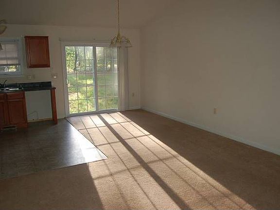 4th image of 756 Glen Cove Dr