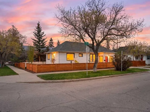 402 S 8a St NE, Calgary, AB T2E 4J3