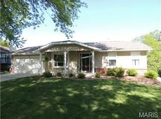 1123 Shadowoak Dr, Ballwin, MO 63021