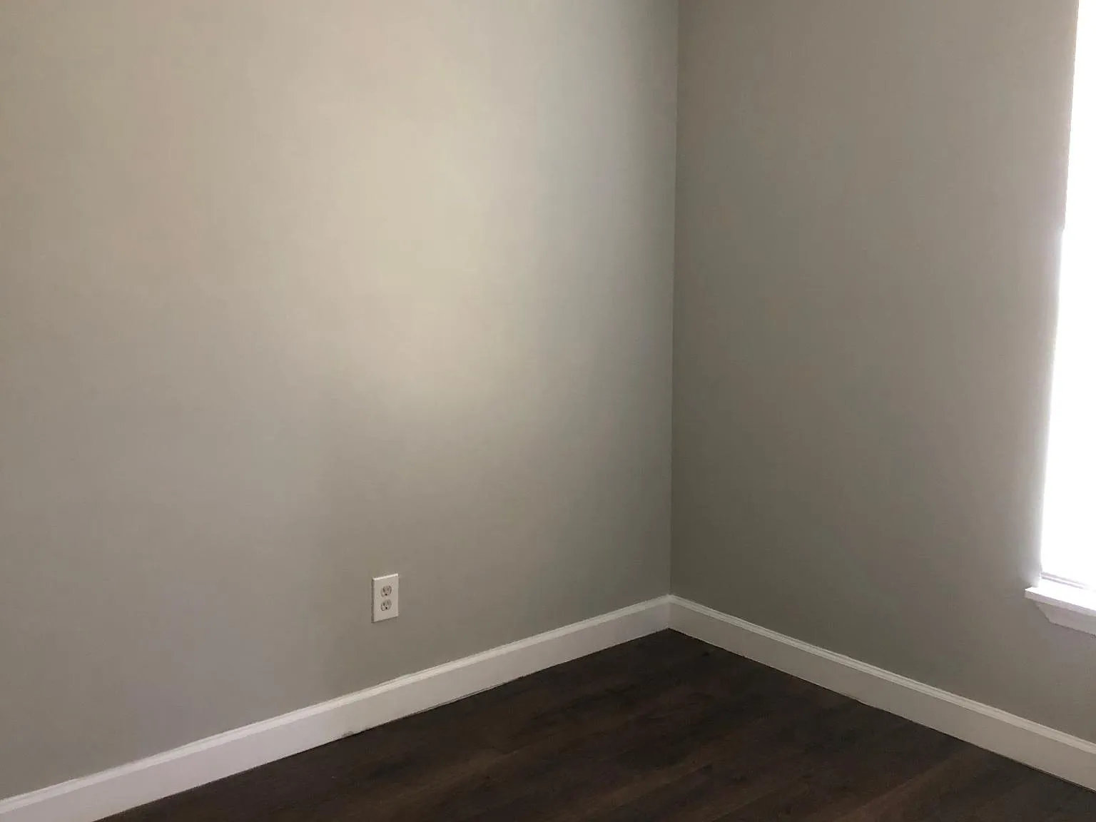 3 bed, 1000 sqft, $1,050 — Photo 3