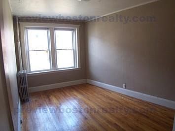 2nd image of 127 Sutherland Rd #113