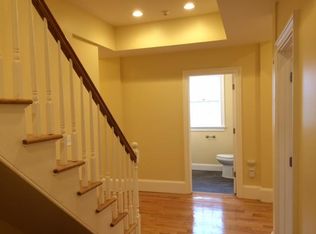 206-208 Holland St #2, Somerville, MA 02144