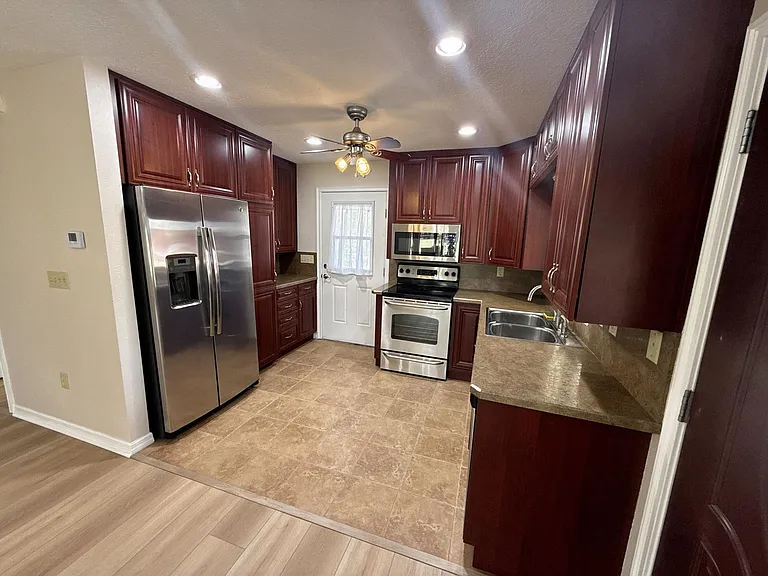 1406 1/2 Berkshire Dr — Photo 10