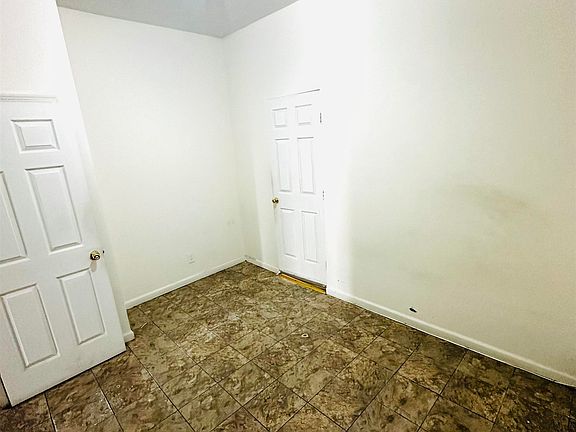 4th image of 737 Montgomery St Floor 2