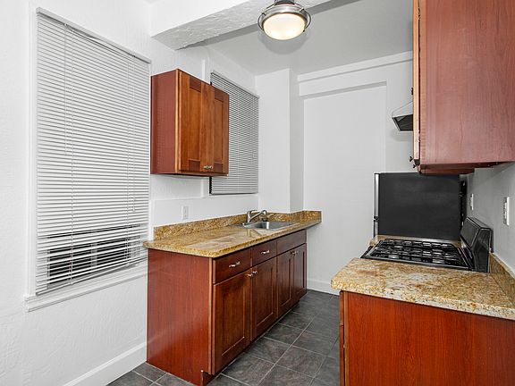 4th image of 345 Fulton St #40