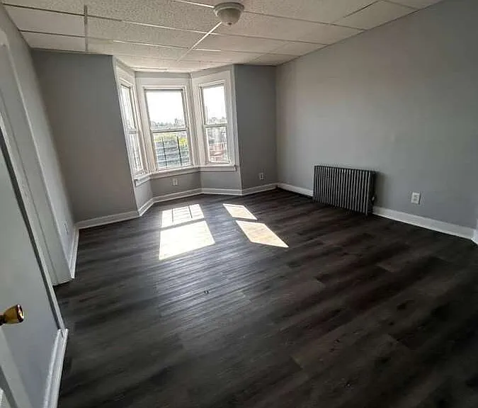 7 Summit St — Photo 1