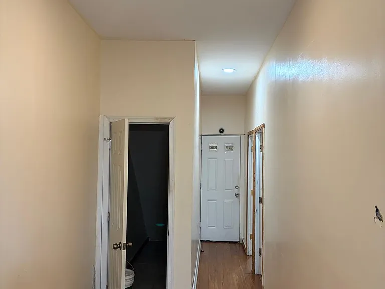 4259 N 8th St #1 — Photo 8