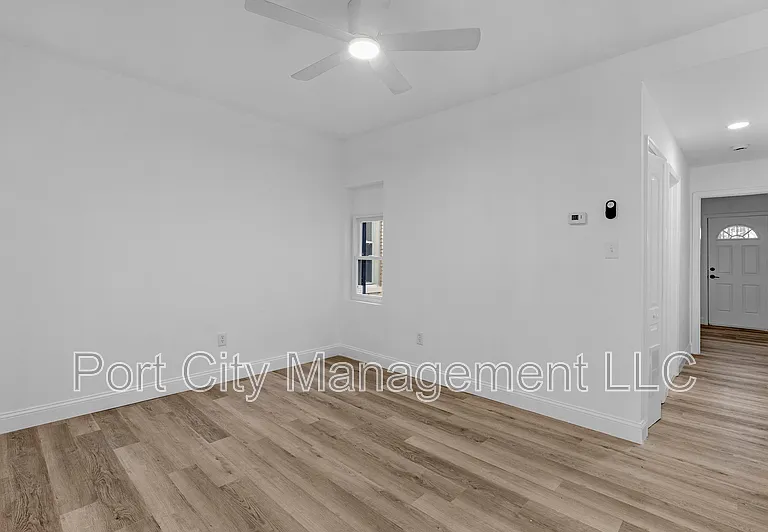 312 E 22nd St — Photo 11