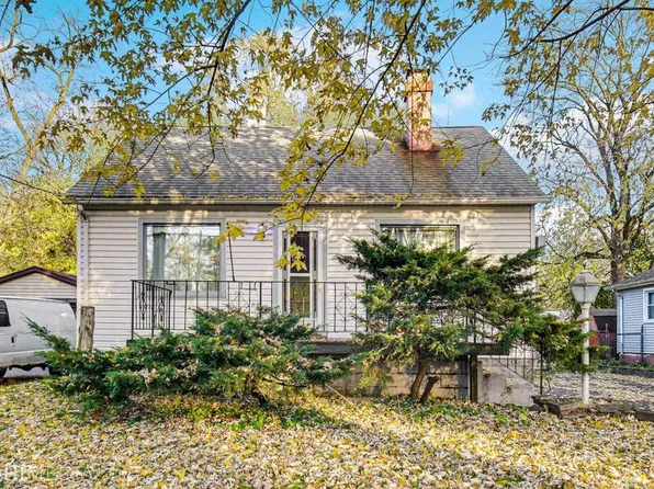 9337 Spring St, Highland, IN 46322