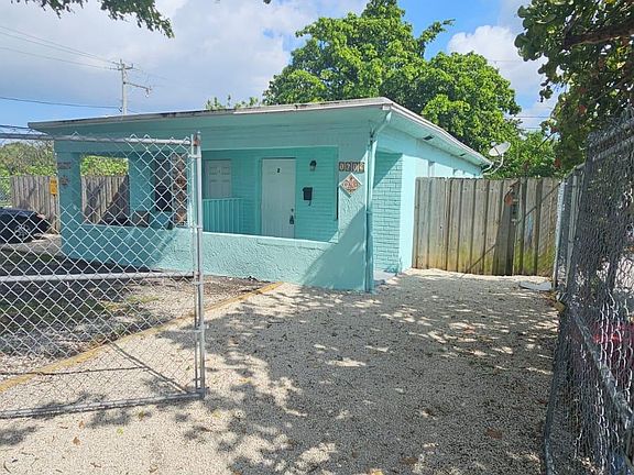 3rd image of 1621 NW 6th Pl #1621