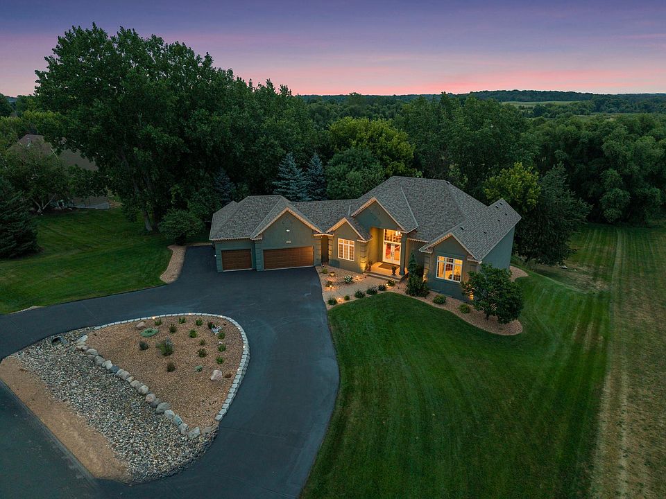 1st image of 584 Vista Ridge Ln