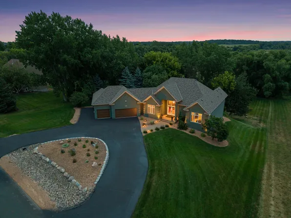 584 Vista Ridge Ln, Shakopee, MN 55379