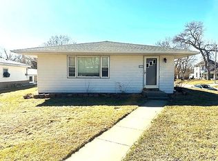 643 N 12th Ave, Broken Bow, NE 68822