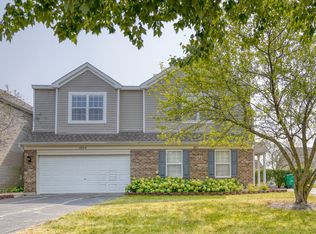 1811 Parkside Dr, Shorewood, IL 60404