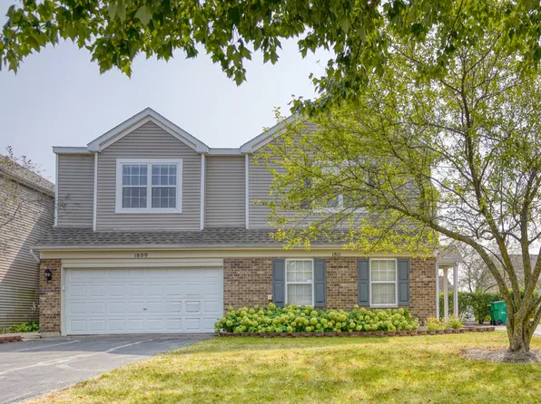 1811 Parkside Dr, Shorewood, IL 60404