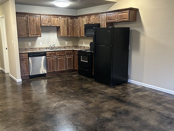 4th image of 4700 Morton Dr