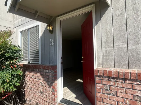 2088 NE Fairview Ave APT 2, Grants Pass, OR 97526