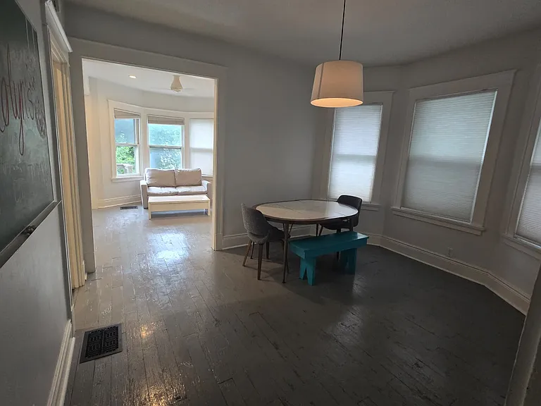 254 W Utica St — Photo 10