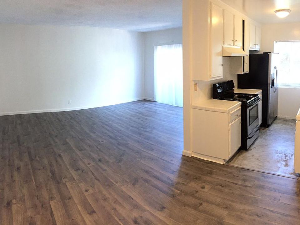 Spaceous Living and Dining Area