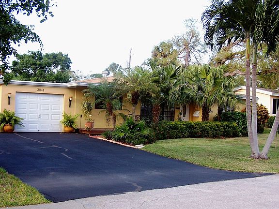 3rd image of 3041 SW 22nd Ct