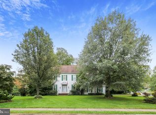 5491 Rockpointe Dr, Clifton, VA 20124