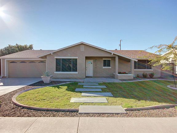 3rd image of 1818 N McAllister Ave