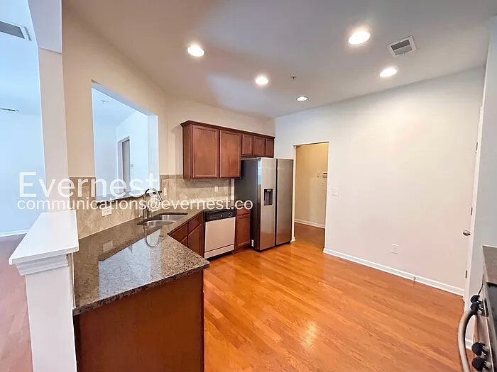 1786 Caswell Pkwy — Photo 2