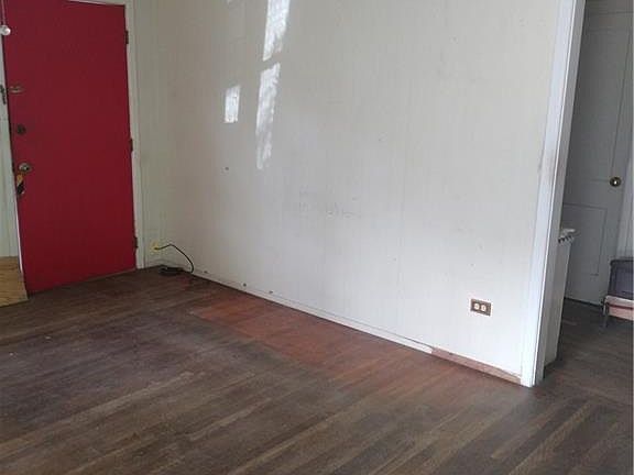 4th image of 605 W Gore Ave