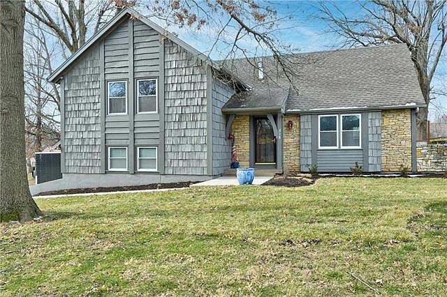 1st image of 218 Hillcrest Rd