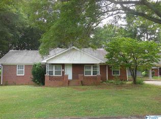 81 E Upper River Rd, Decatur, AL 35603