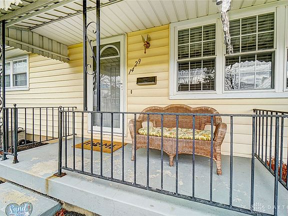 4th image of 1429 Dutchess Ave