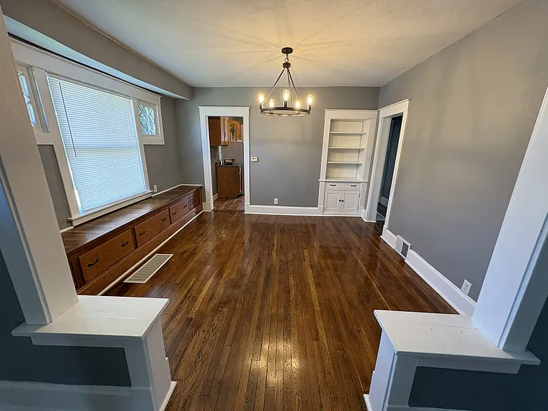 628 S Ash Ave — Photo 4