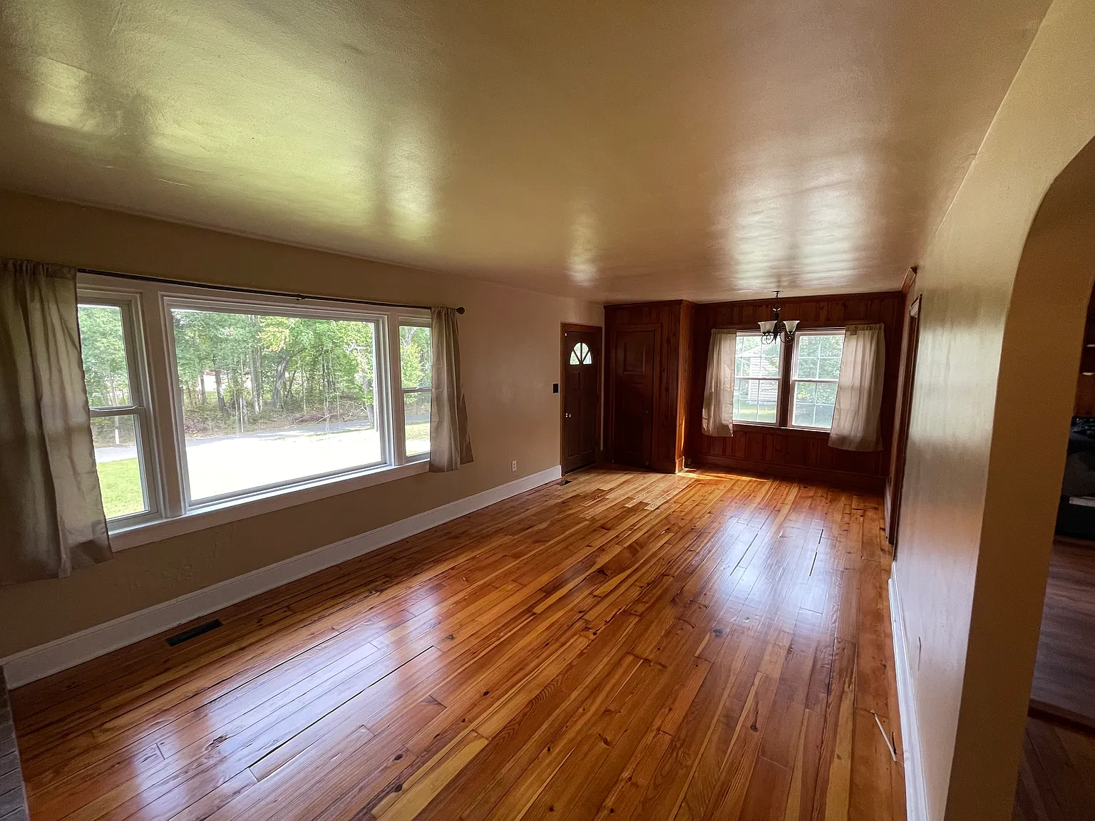 3 bed, 1120 sqft, $1,900 — Photo 4