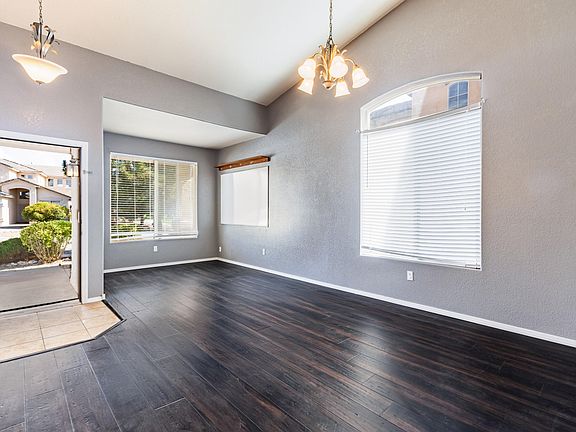 4th image of 1014 Toscana Rd SE