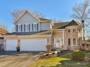 1132 Dickens Ave, Naperville, IL 60563